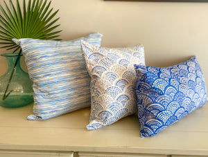 Gentle Swells Pillow - Blue (20 x 20)